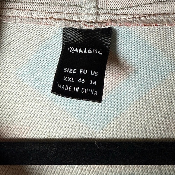 Colorful Geometric Patterned Cardigan - Picture 2 of 6